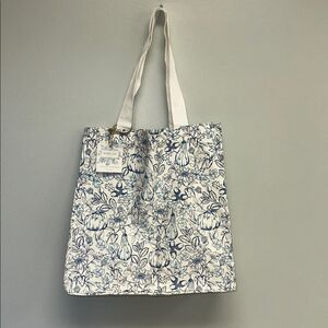 SHABBY CHIC Large White Blue Fall Harvest Pumpkin Acorn Floral Carryall Tote